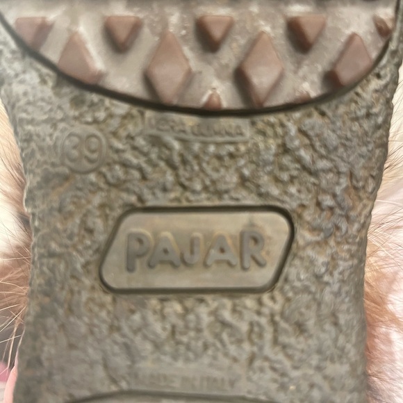 Pajar Brown and Camel colored Fox Fur size 39/9 barely worn - Picture 6 of 6